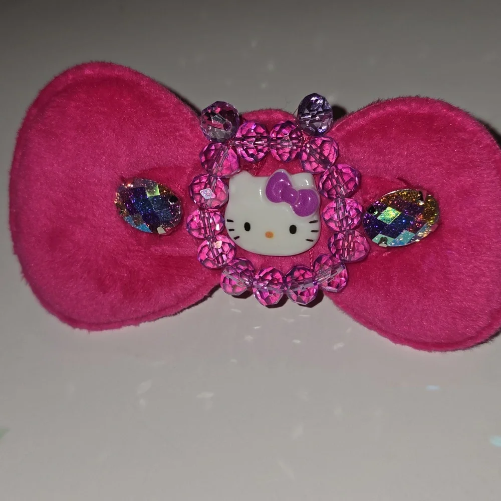Hello Kitty Fuchsia Gem Bow Hair Accessory